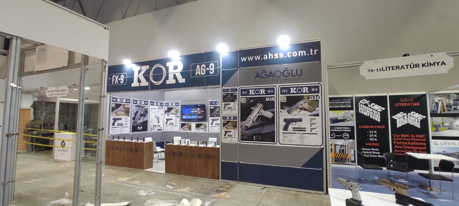 Exhibition stand installation photo 1