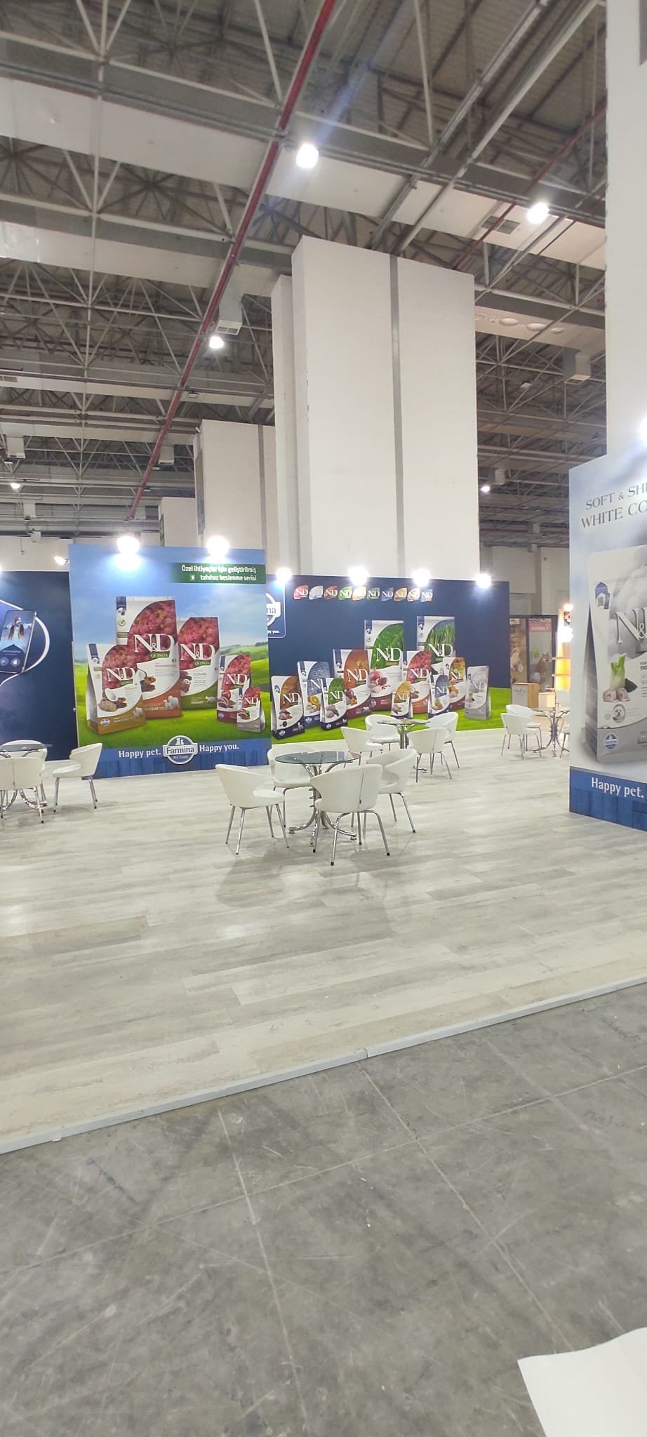 Exhibition stand installation photo 4