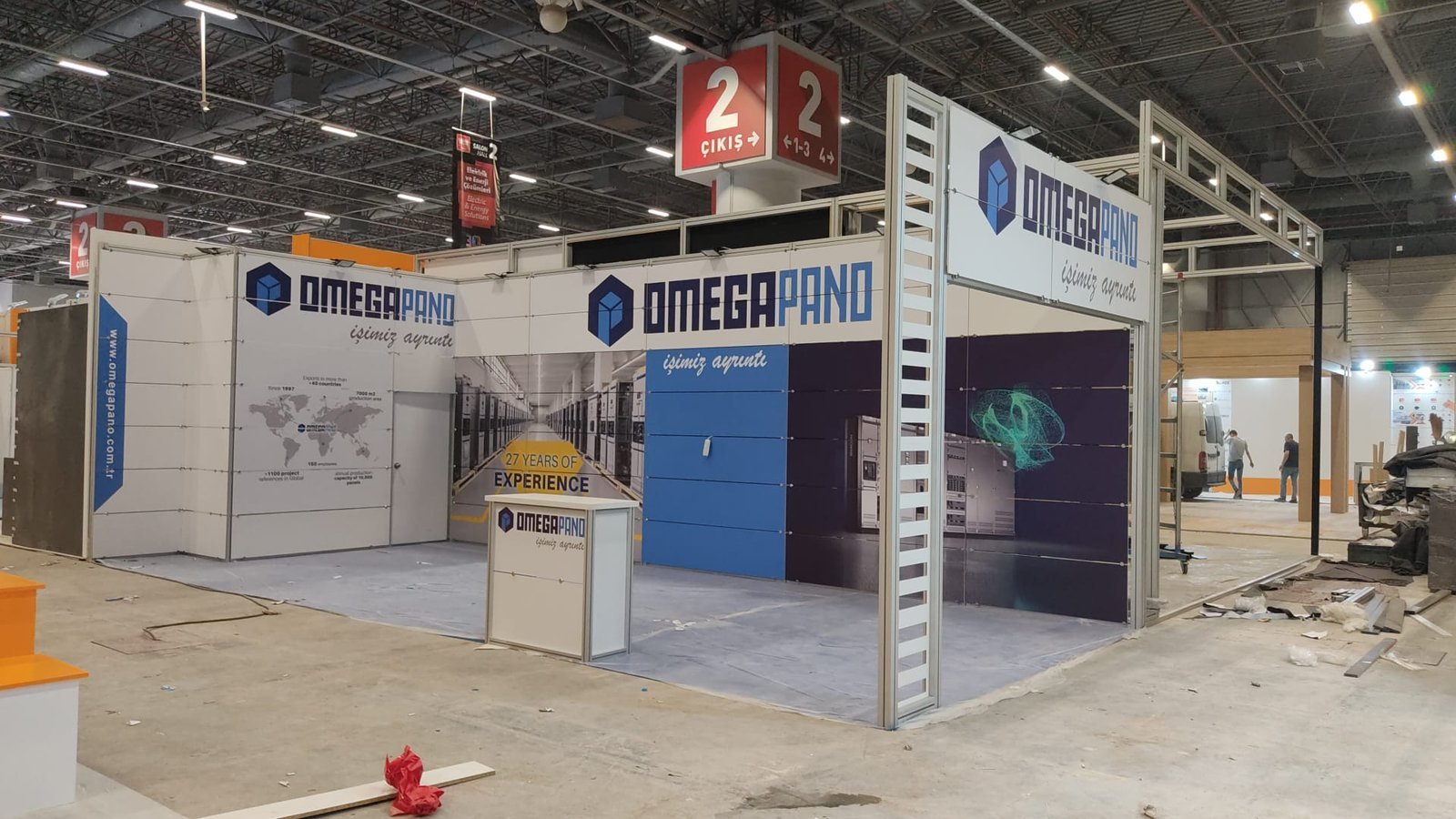 Exhibition stand installation photo 6