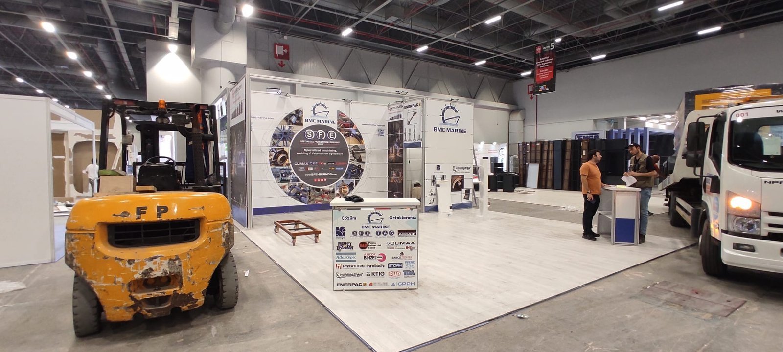 Exhibition stand installation photo 9