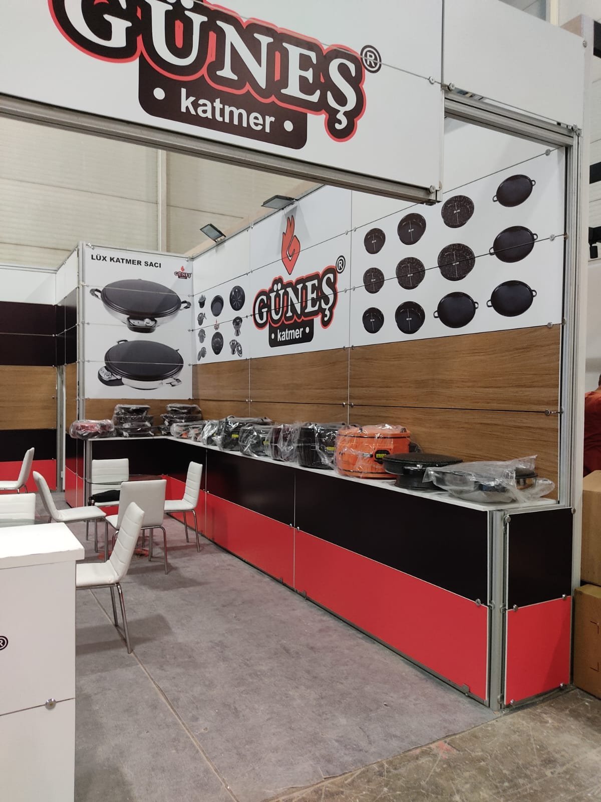 Exhibition stand installation photo 21