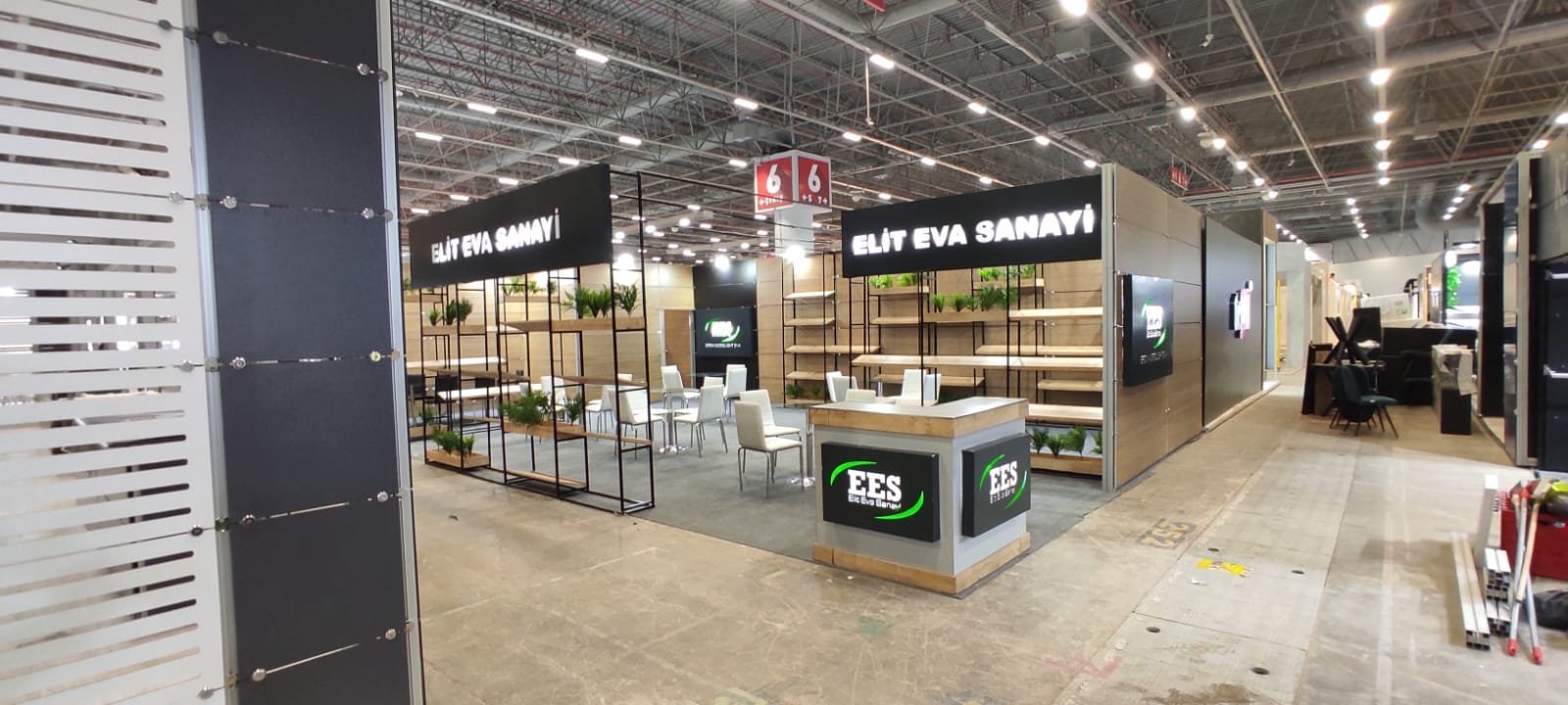 Exhibition stand installation photo 35