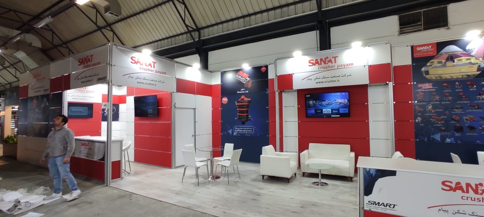 Exhibition stand installation photo 40