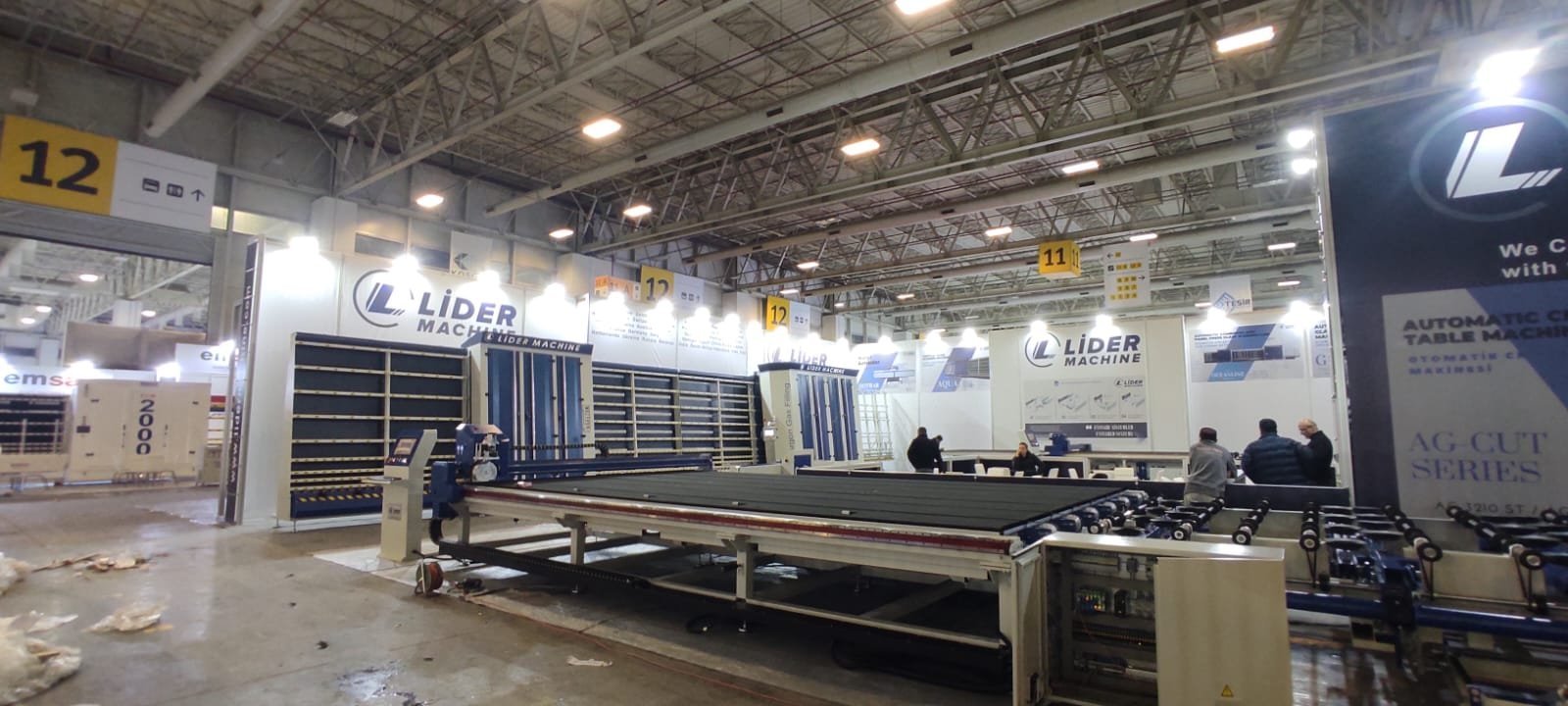 Exhibition stand installation photo 46