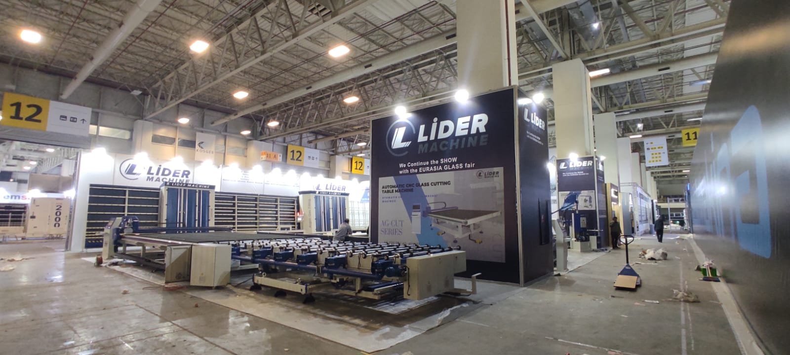 Exhibition stand installation photo 51